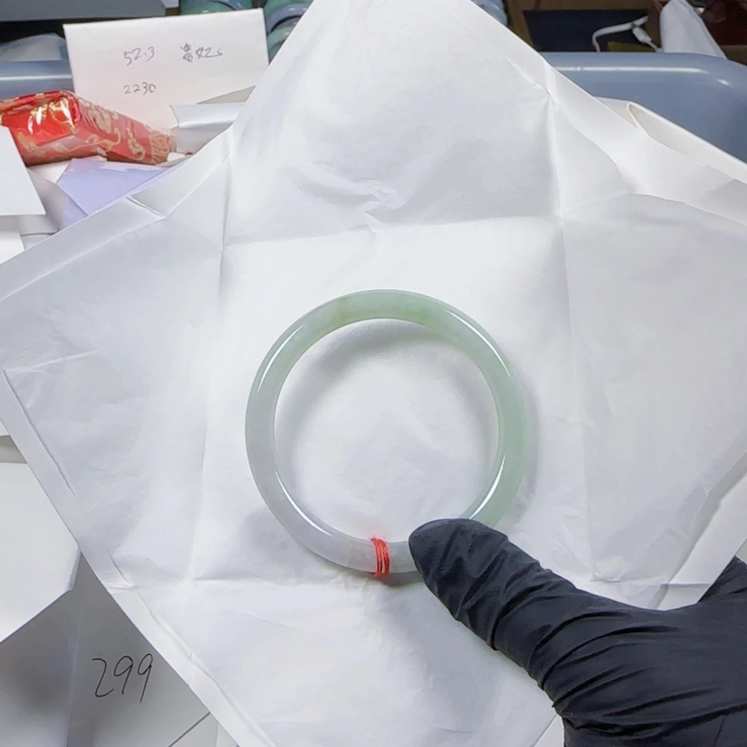 翡翠手镯未镶嵌L**u瑕疵翡翠