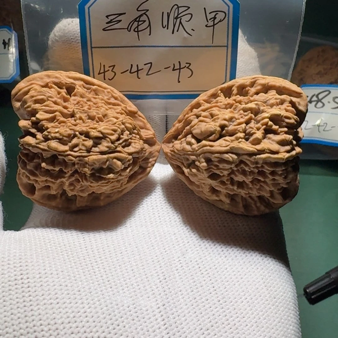 吊坠文玩核桃11号极致三角黄金甲