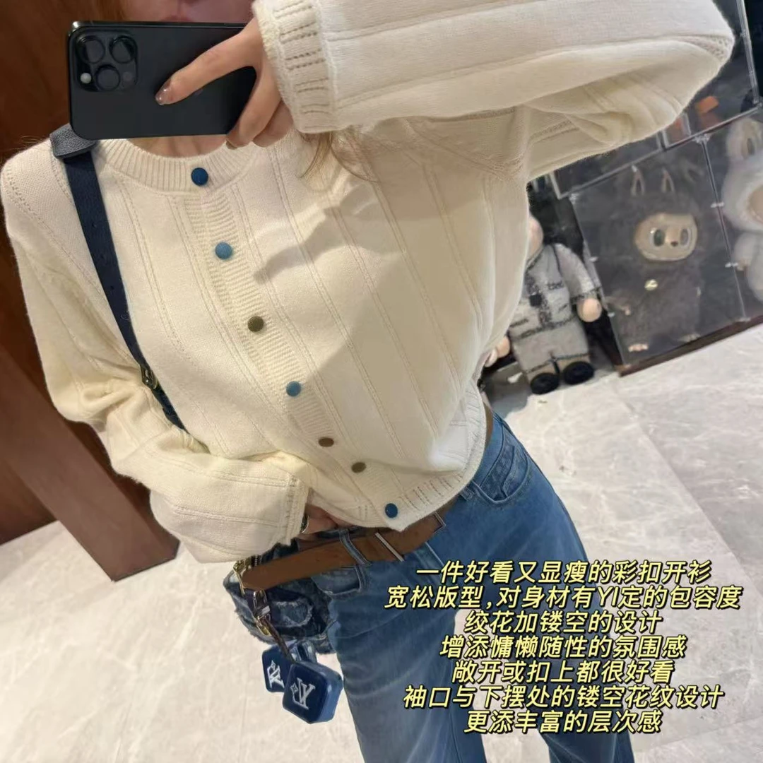 徐秋阳  彩扣开衫   秋季新款百搭时尚休闲显瘦显白毛衣YM382