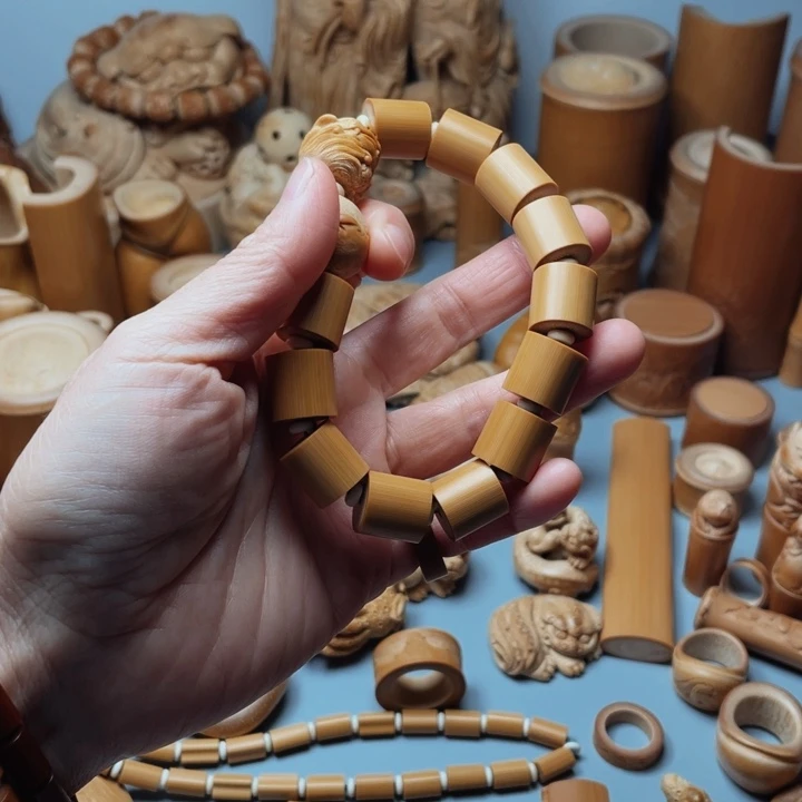 刘*六实心竹，事事如意手串