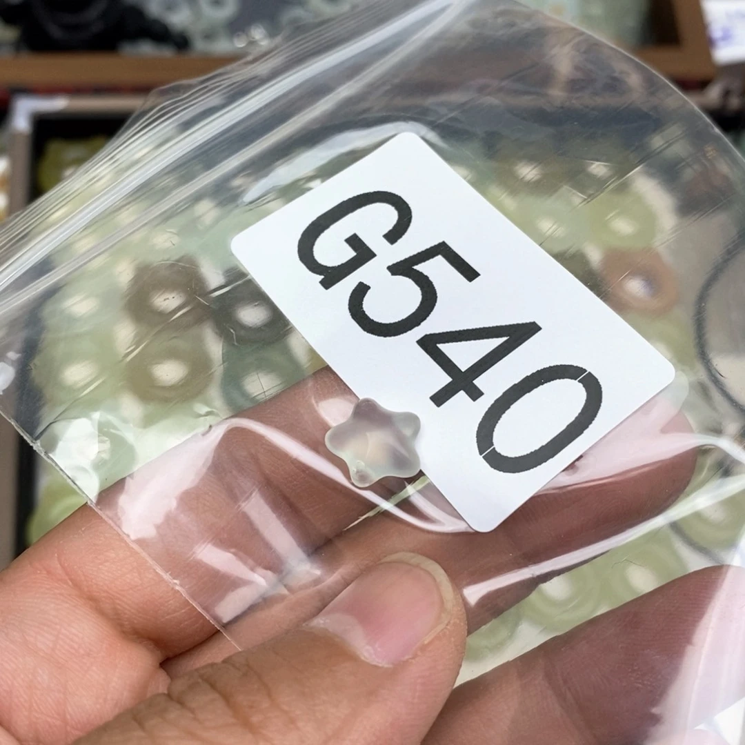 岫玉假一赔十，不退不换，未镶嵌