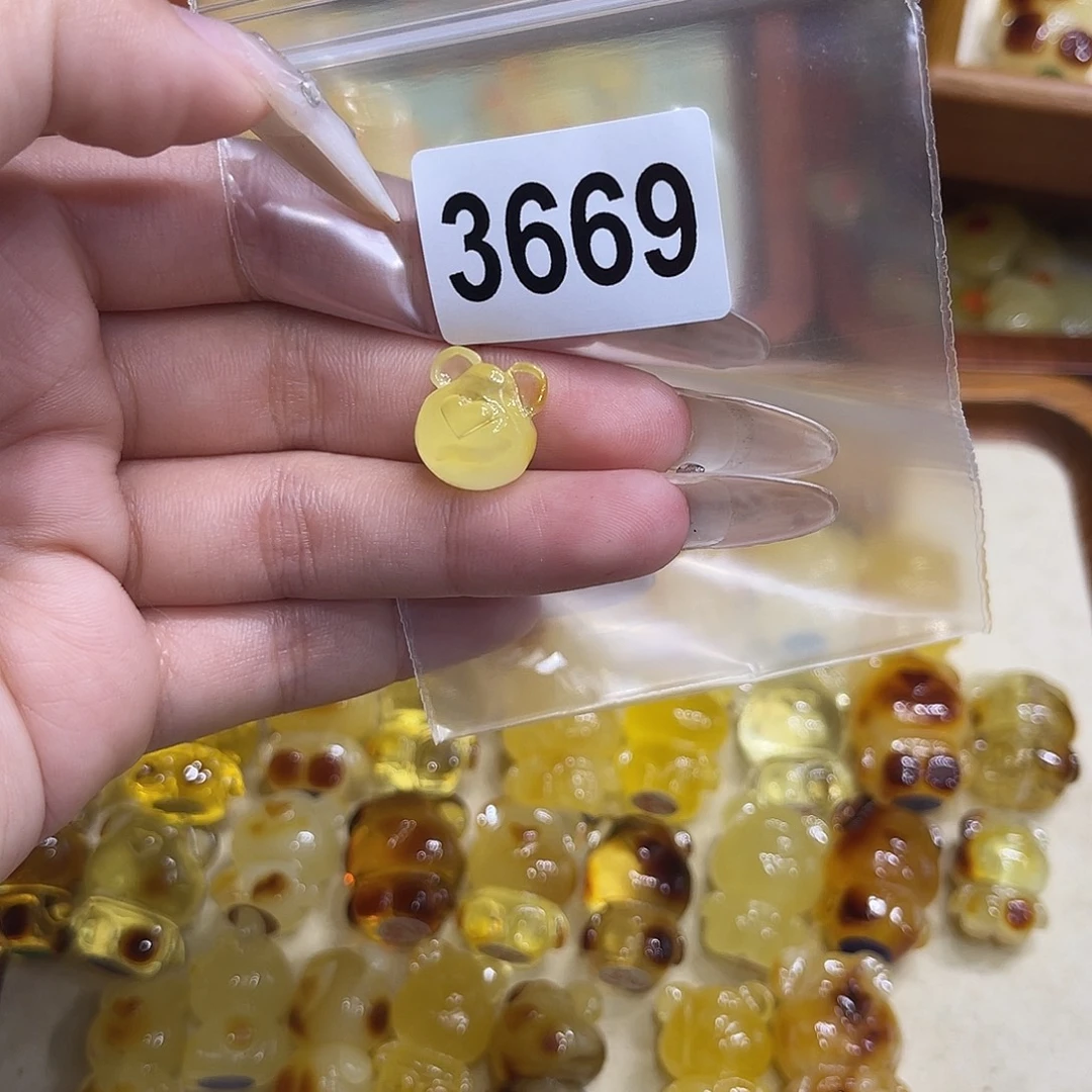 琥珀未镶嵌珠宝奇石