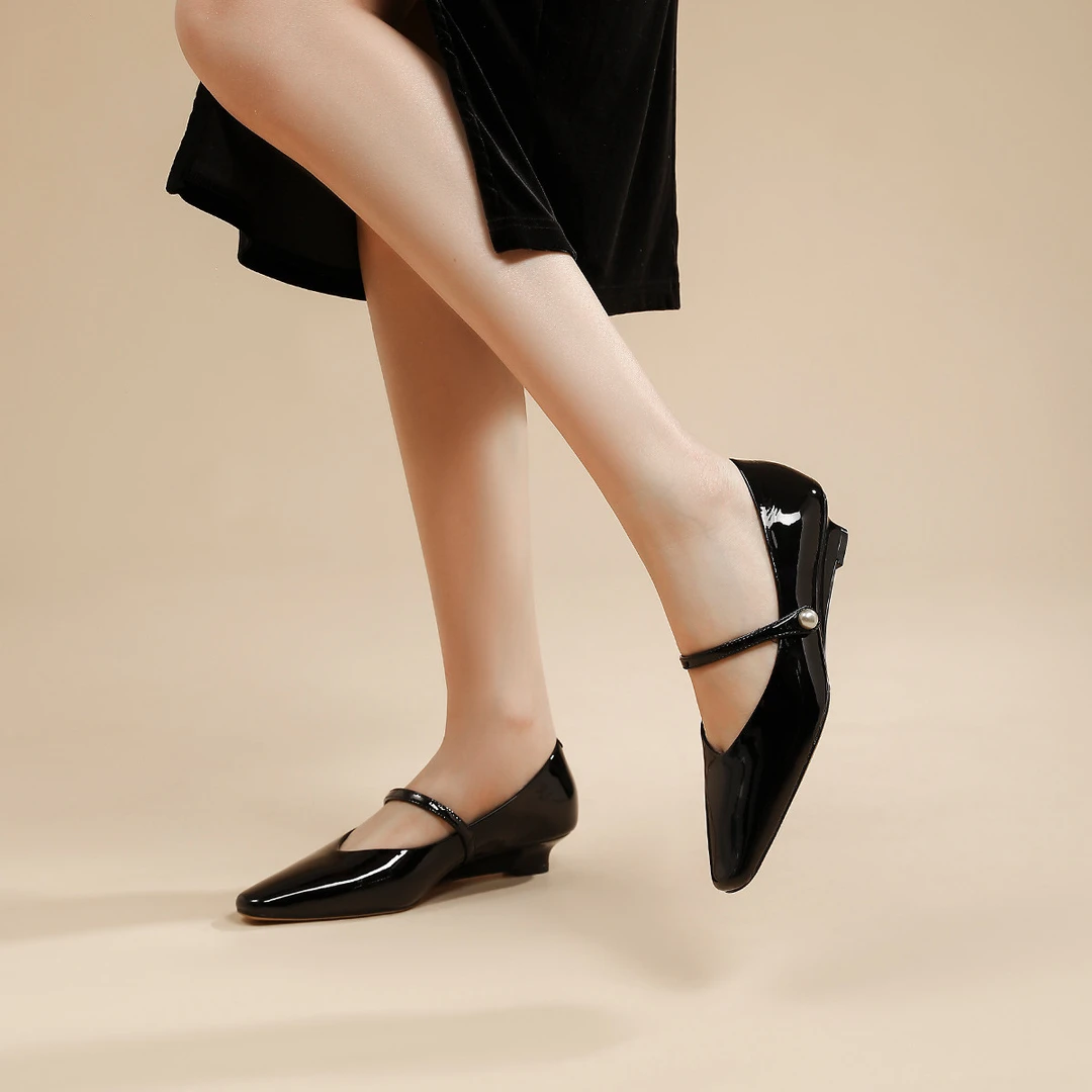 Harson/哈森2025秋季新款气质单鞋女亮面魔术贴玛丽珍鞋HWS250120