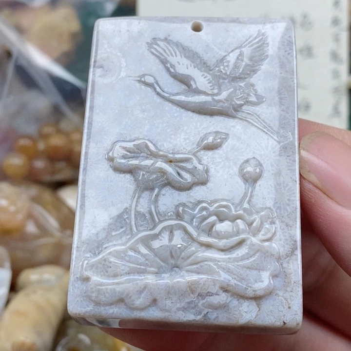 硅化珊瑚（珊瑚玉）未镶嵌颈饰