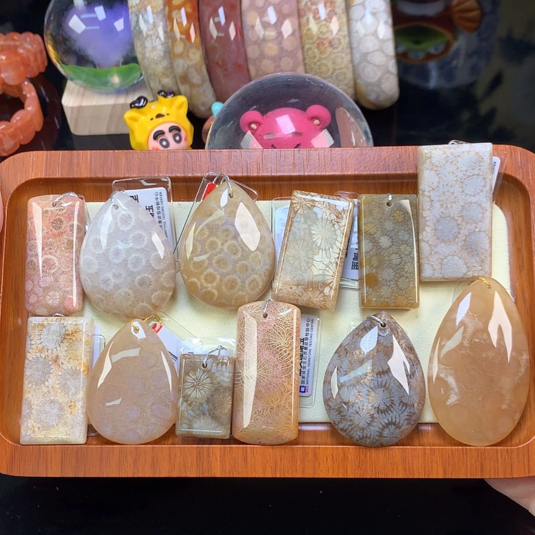 【闪购商品】颈饰未镶嵌硅化珊瑚（珊瑚玉）福利吊坠30一个（52号）