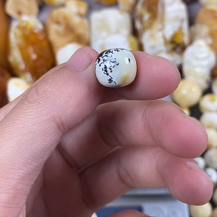 琥珀未镶嵌珠宝奇石我