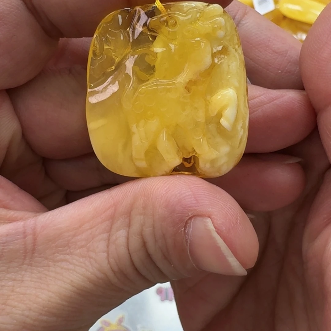 琥珀未镶嵌珠宝奇石162