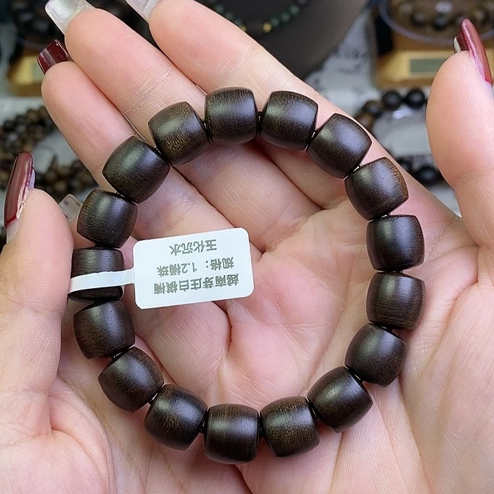 沉香手串与***?越南芽庄白棋楠1.2桶珠
