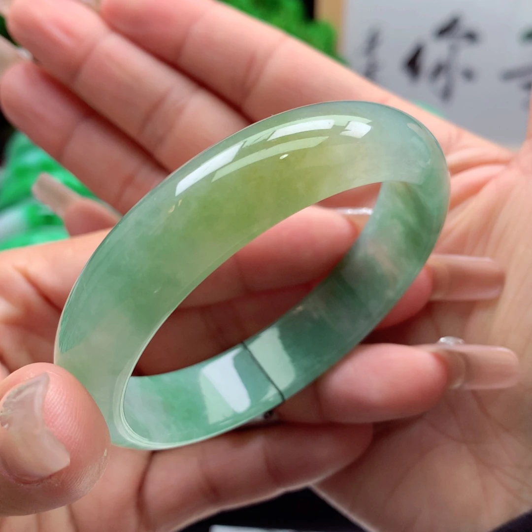 未镶嵌手镯翡翠缅甸