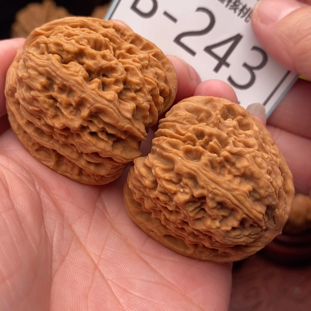 文玩核桃把件南疆39