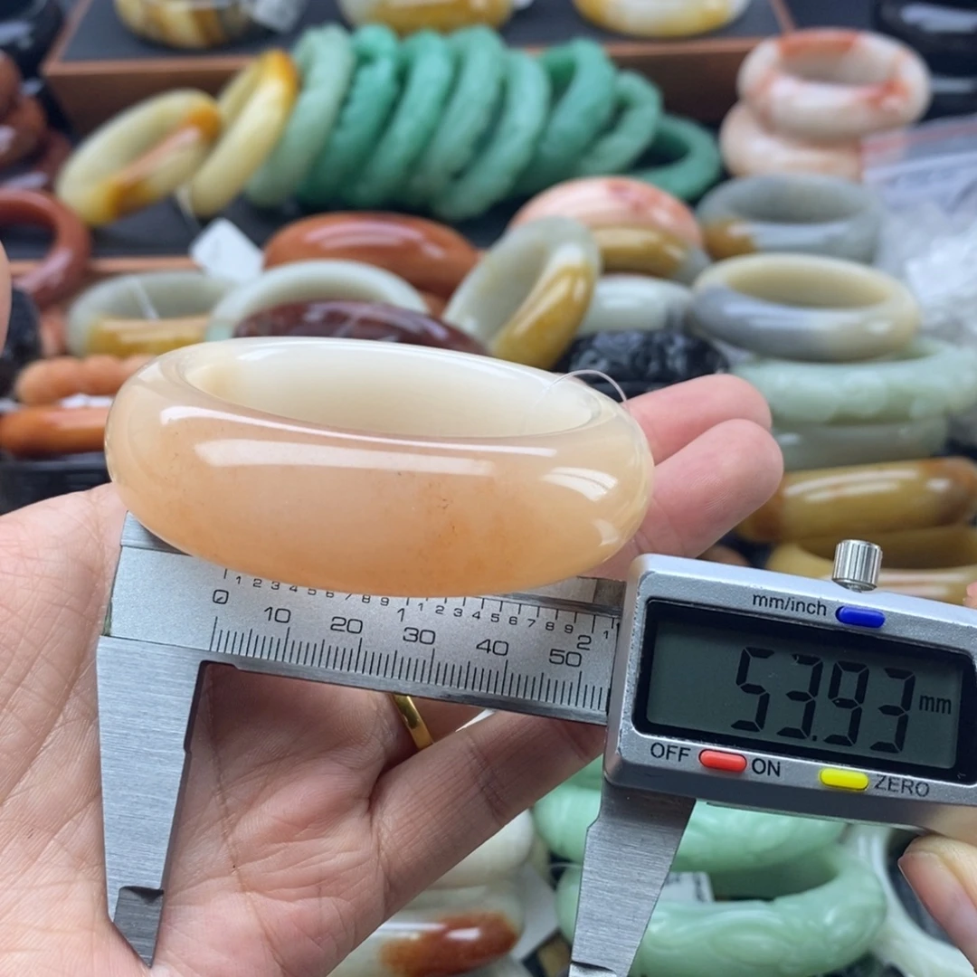 石英质玉未镶嵌手镯