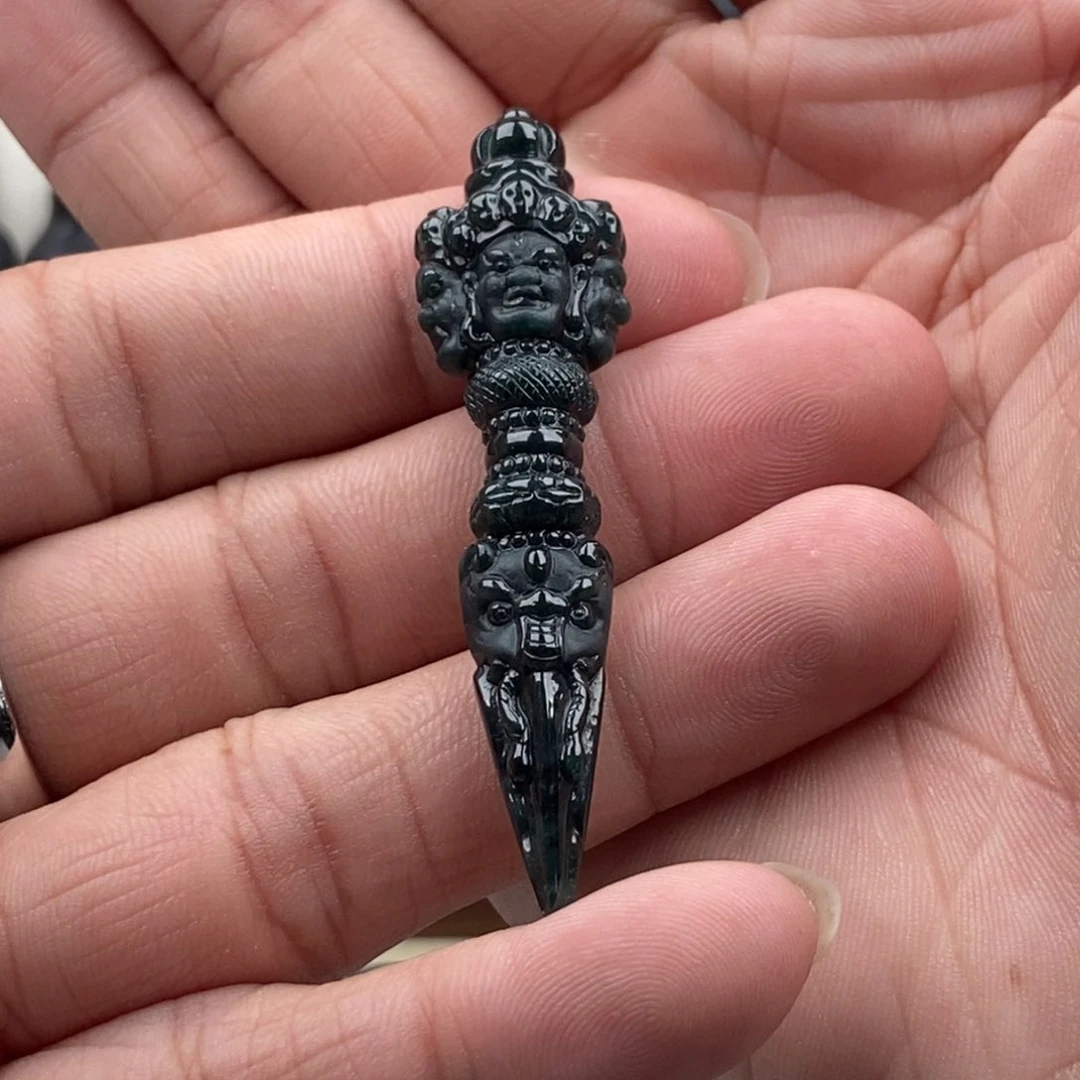 颈饰未镶嵌翡翠金刚杵