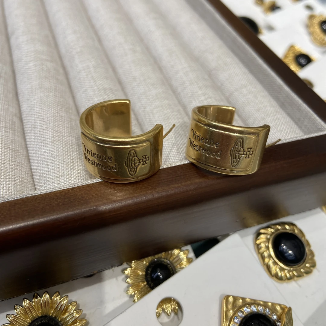 黄铜耳饰 黄铜土星英文宽面耳环美飒复古镀金做旧气质耳饰轻奢风