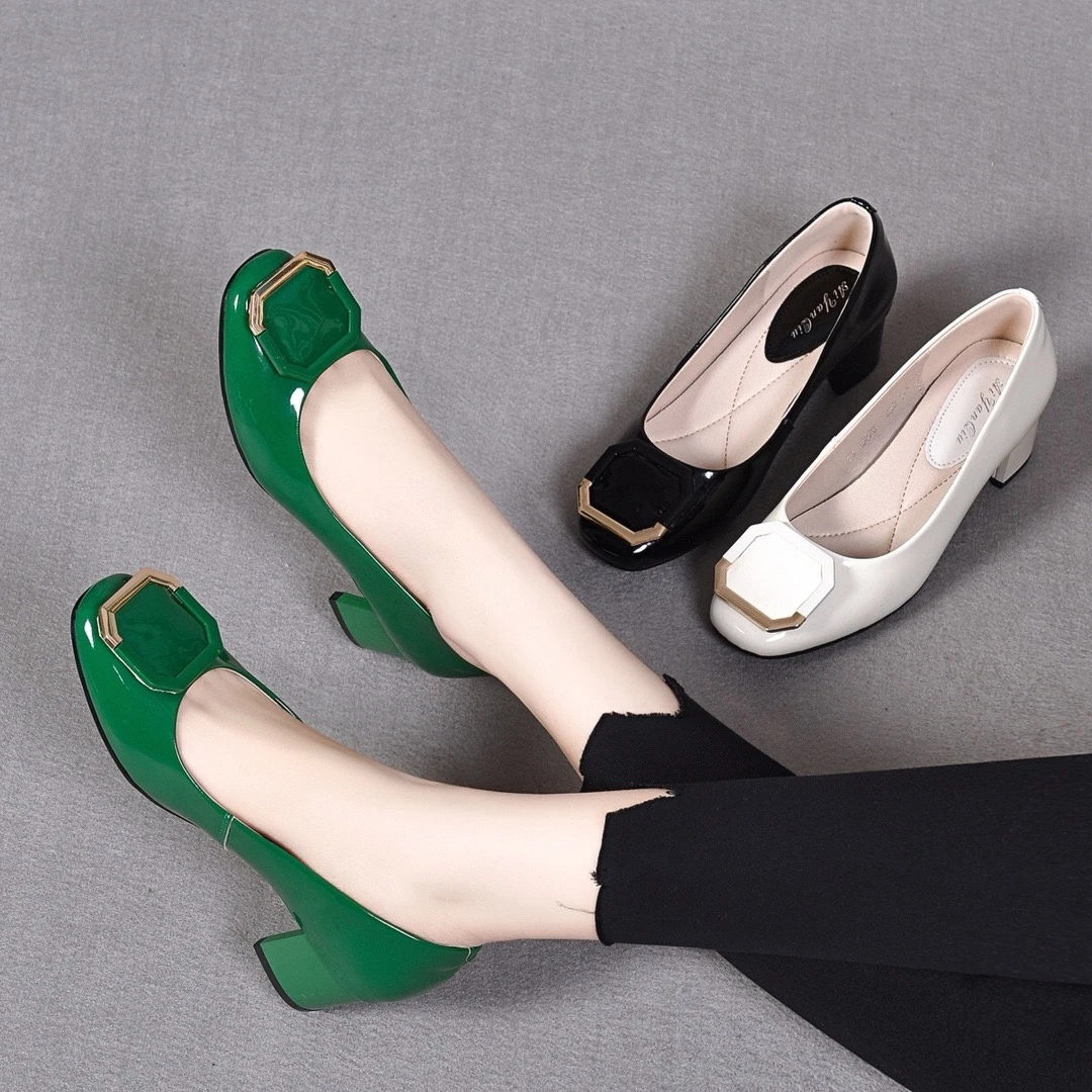 2025新款真皮浅口方头单鞋女百搭软底粗跟漆皮小皮鞋春秋中跟女鞋