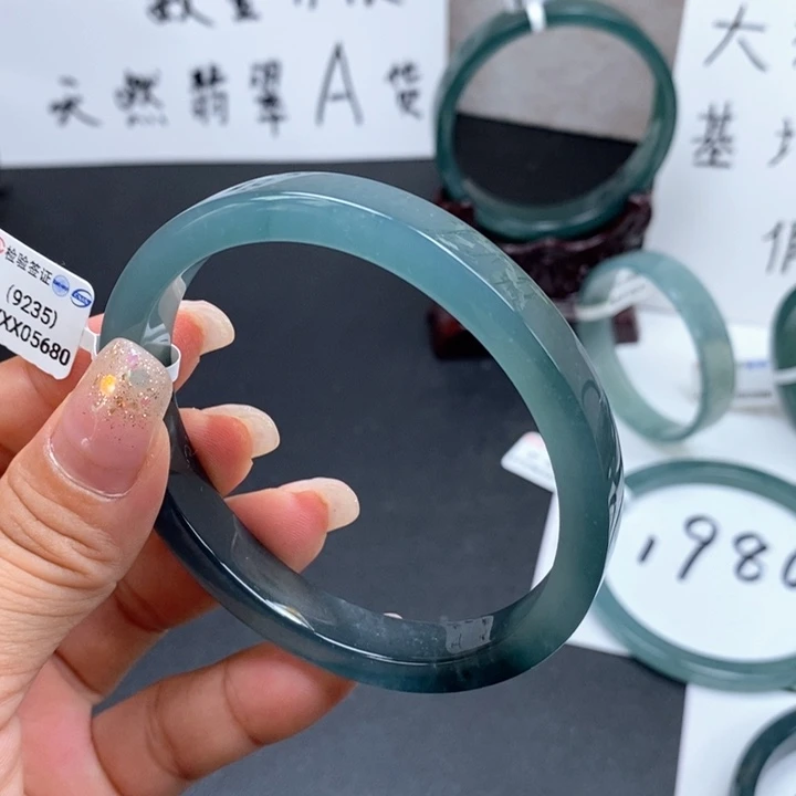翡翠手镯未镶嵌62尺寸