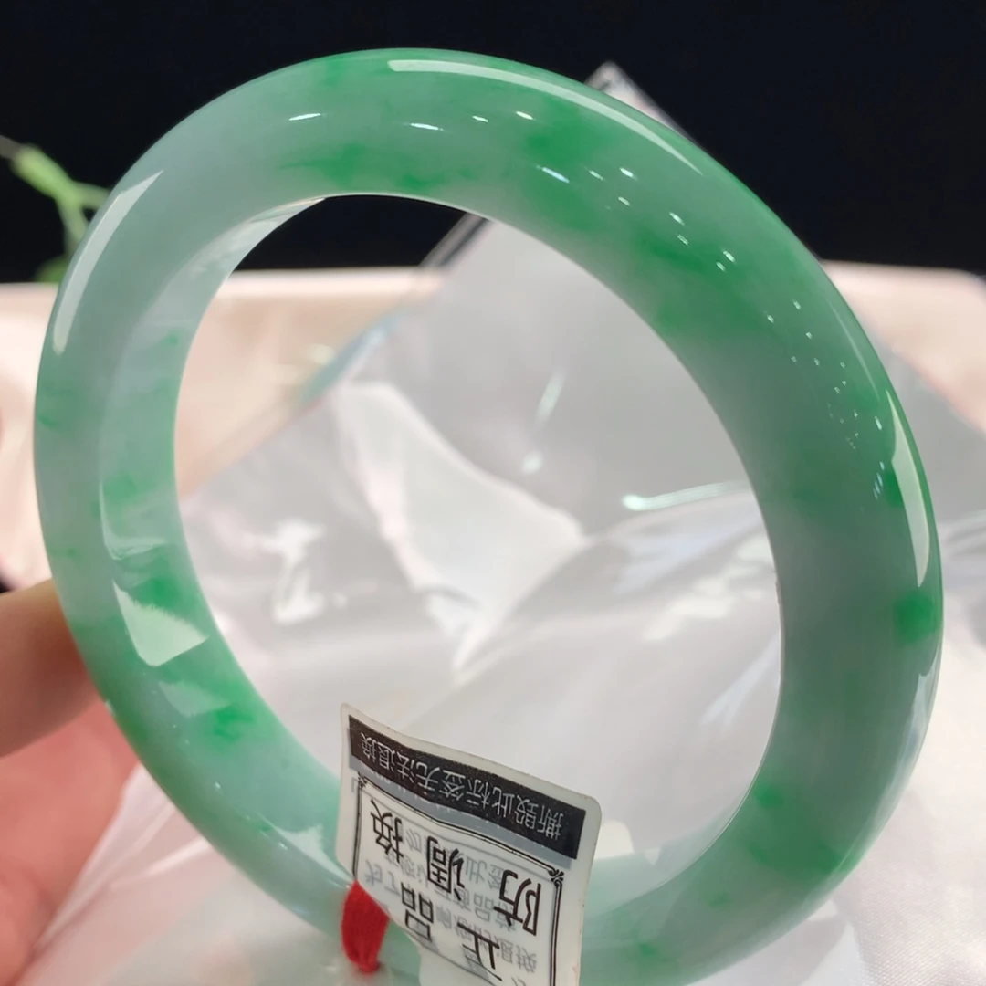 翡翠未镶嵌手镯0261