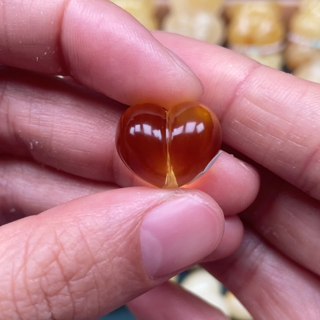 未镶嵌琥珀裸石蜜蜡