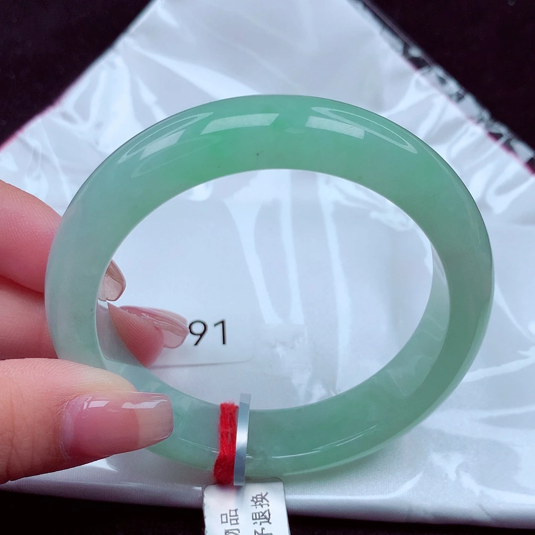 翡翠手镯未镶嵌天然缅甸