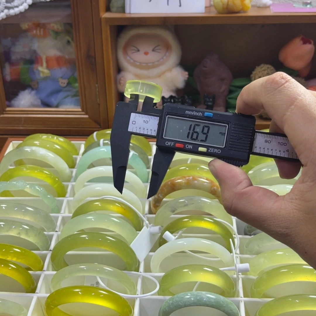 蛇纹石玉未镶嵌手镯324