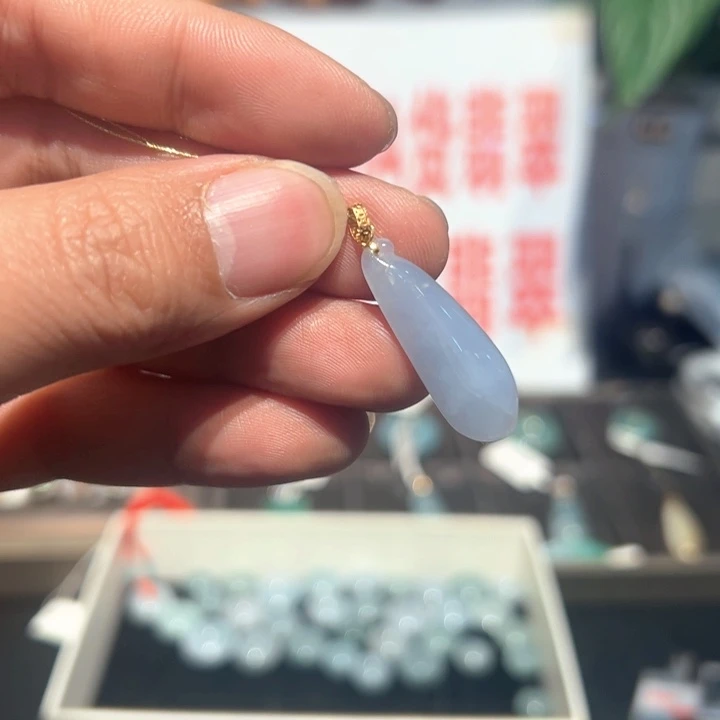 翡翠未镶嵌颈饰缅甸翡翠福瓜