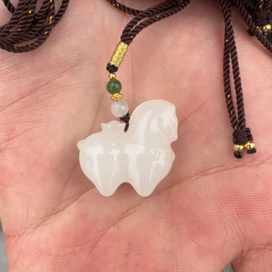 颈饰未镶嵌和田玉