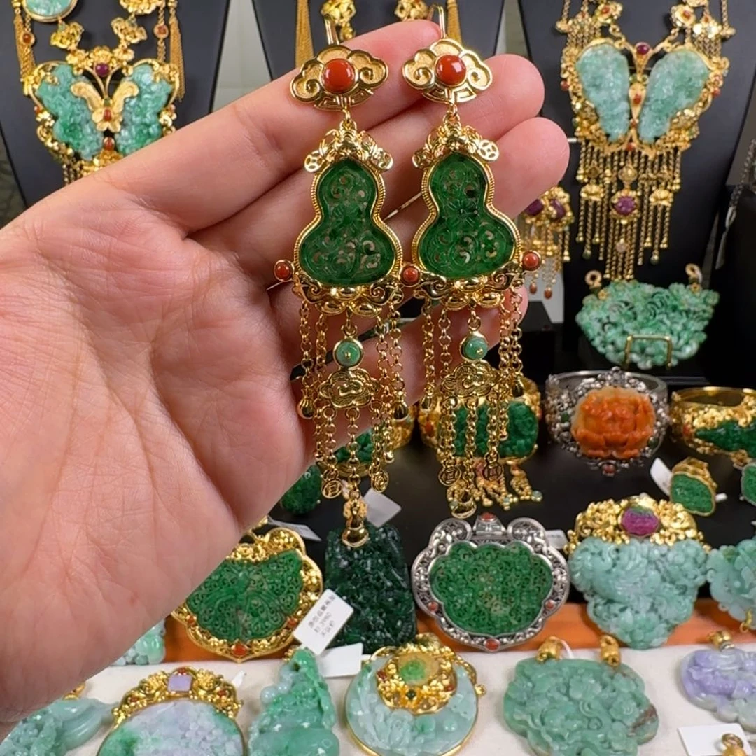 翡翠银S925镀金镶嵌颈饰花青耳坠
