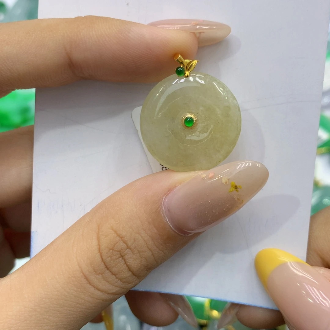 颈饰18K金镶嵌翡翠