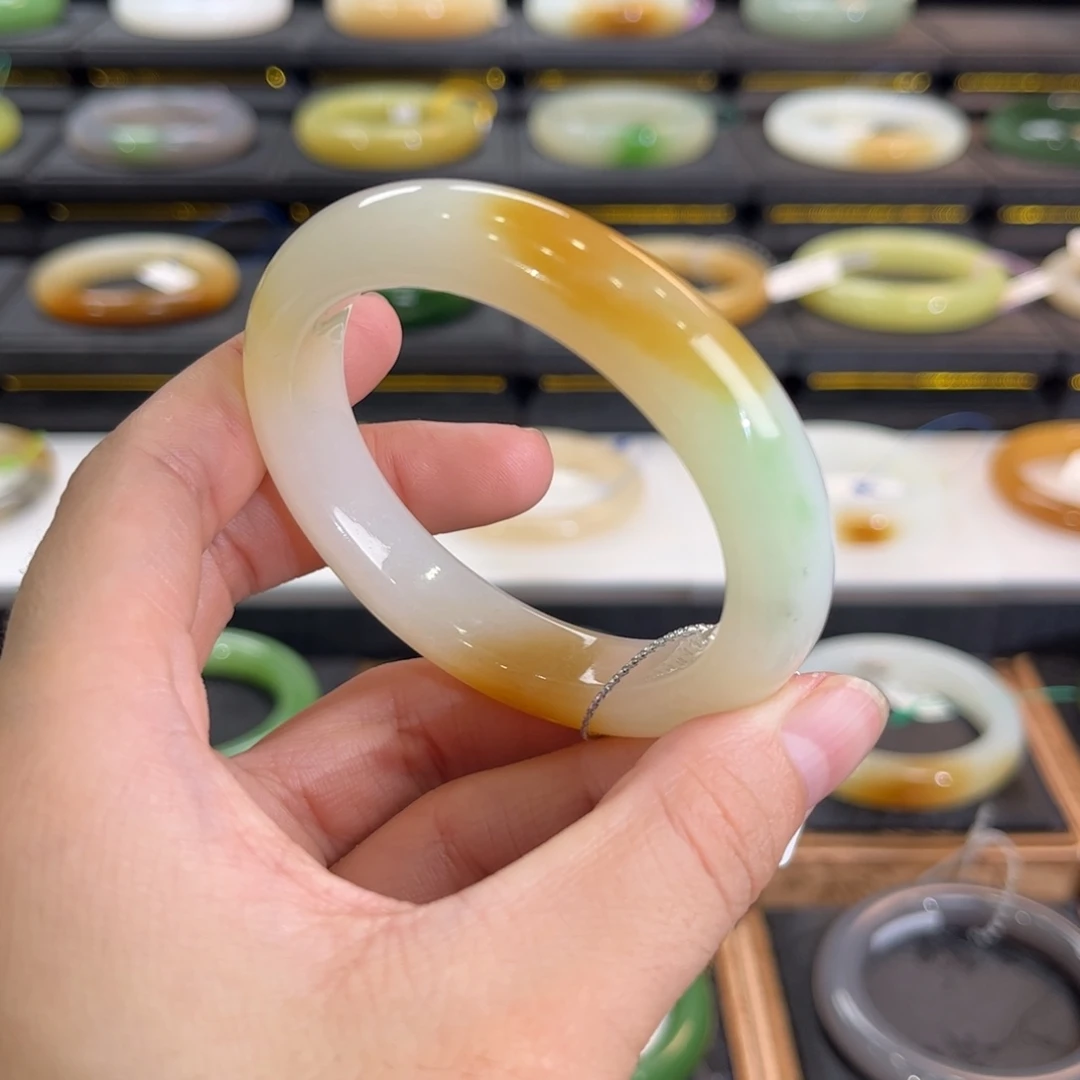 和田玉未镶嵌手镯贵妃