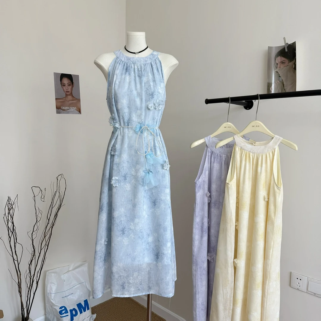 法式挂脖无袖连衣裙女立体花朵碎花晕染度假风吊带宽松长裙夏