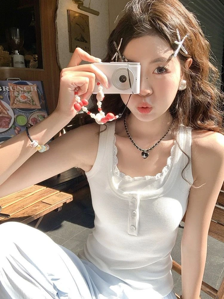 蕾丝边拼接纽扣吊带背心女2025夏季新款假两件短款甜辣妹无袖上衣
