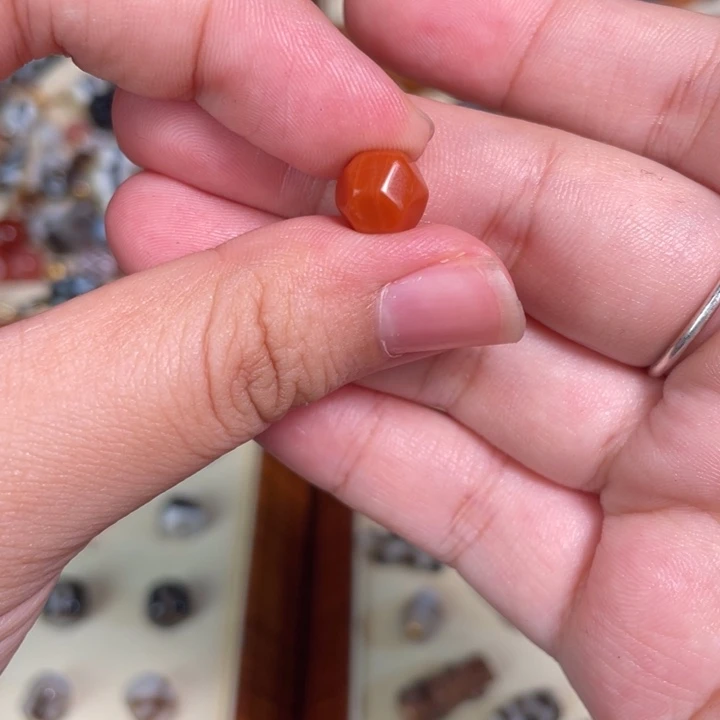 颈饰未镶嵌南红玛瑙30