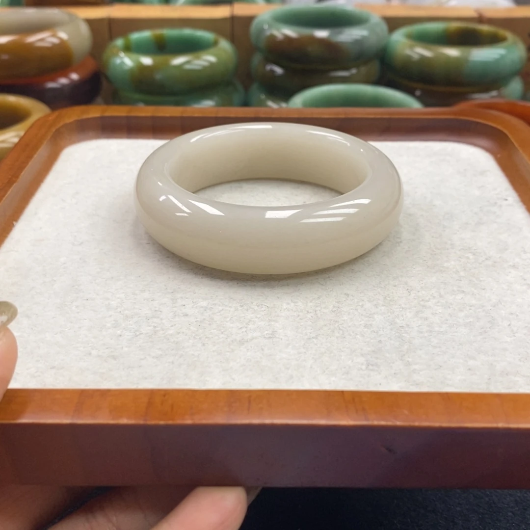 石英岩玉手镯合金