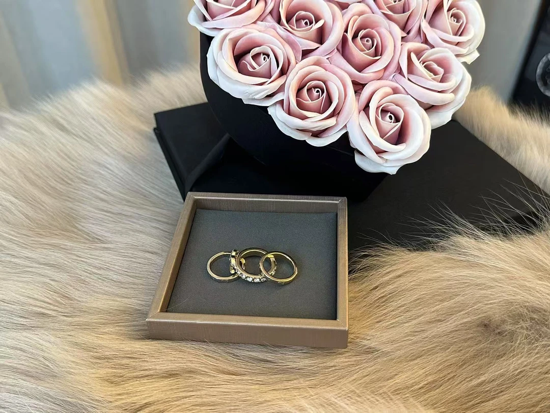 铜合金合成锆石戒指 新品精致高级三合一戒指