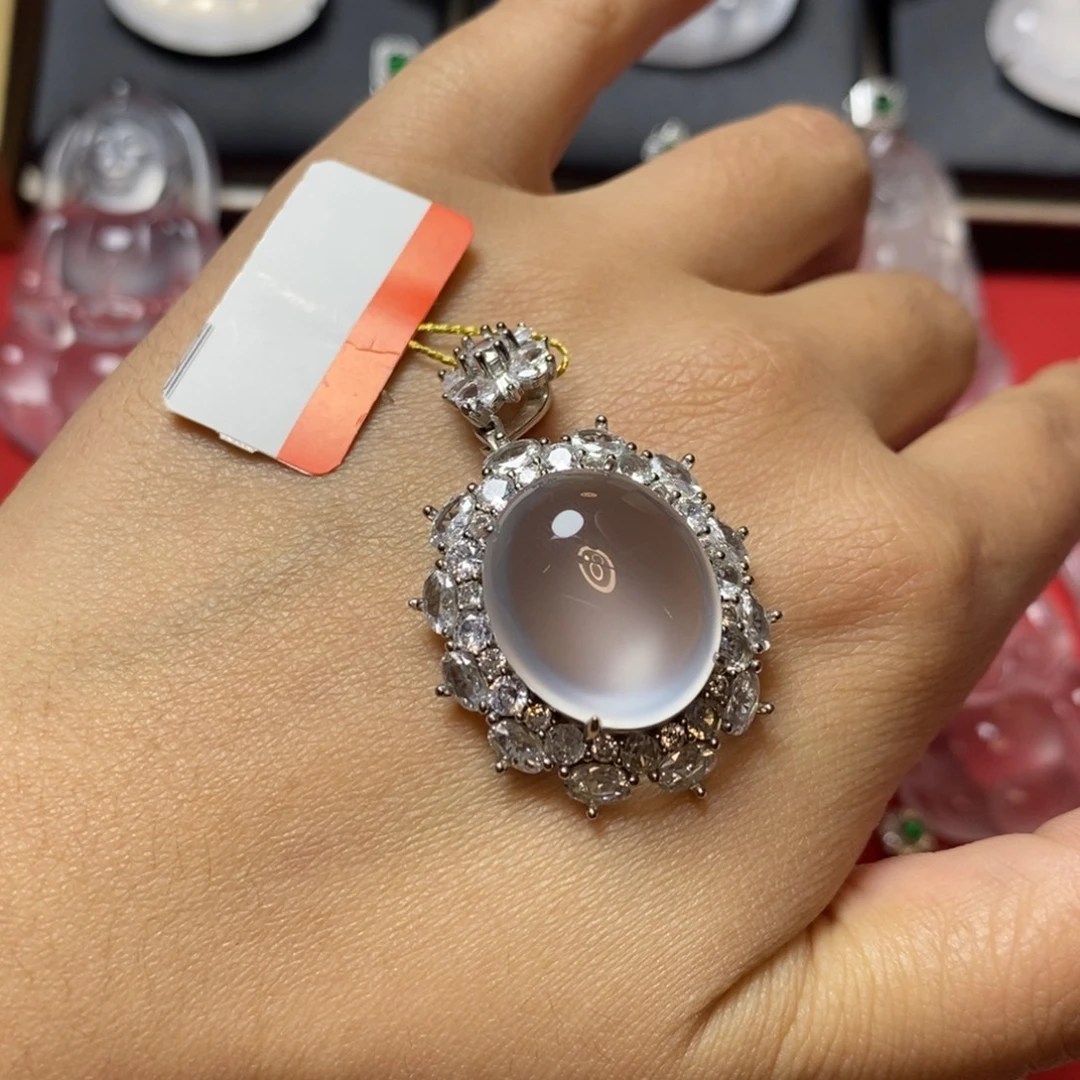 虎***娴石英质玉银S925镶嵌吊坠