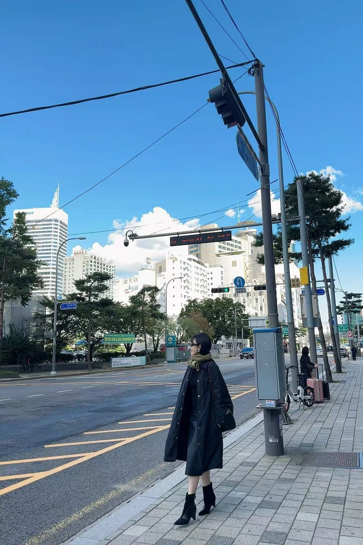 【Winnie】极简水洗黑长款棉服 轻糯保暖