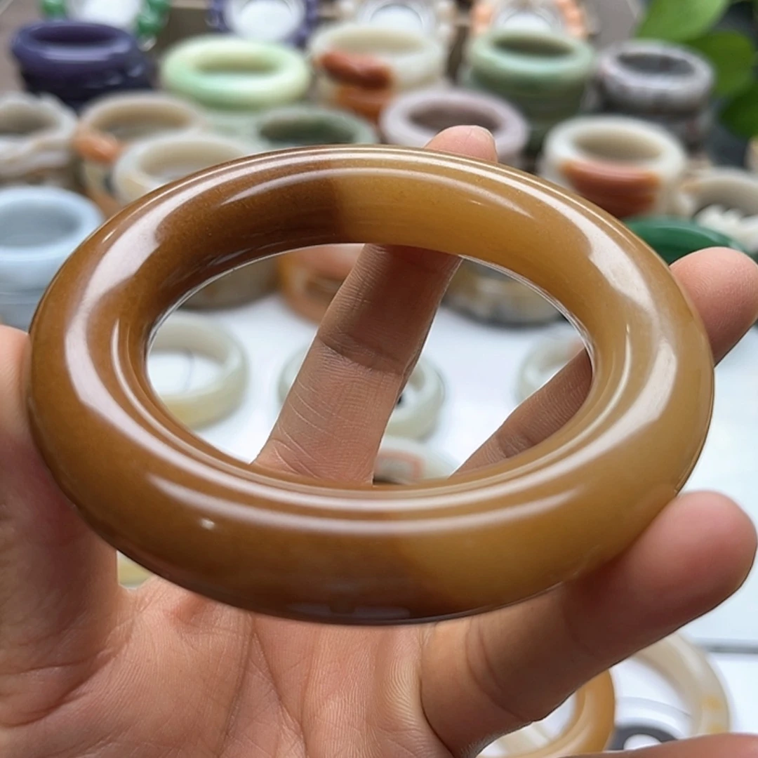 【闪购商品】石英质玉手镯未镶嵌半壁玛奇朵不退换