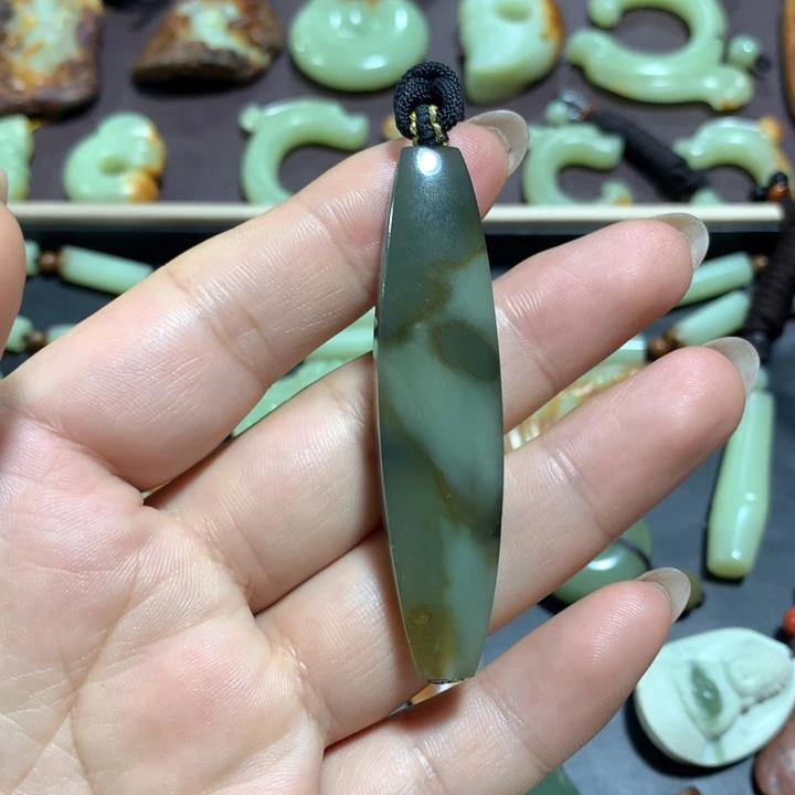 岫岩老玉（透闪石质玉）未镶嵌颈饰