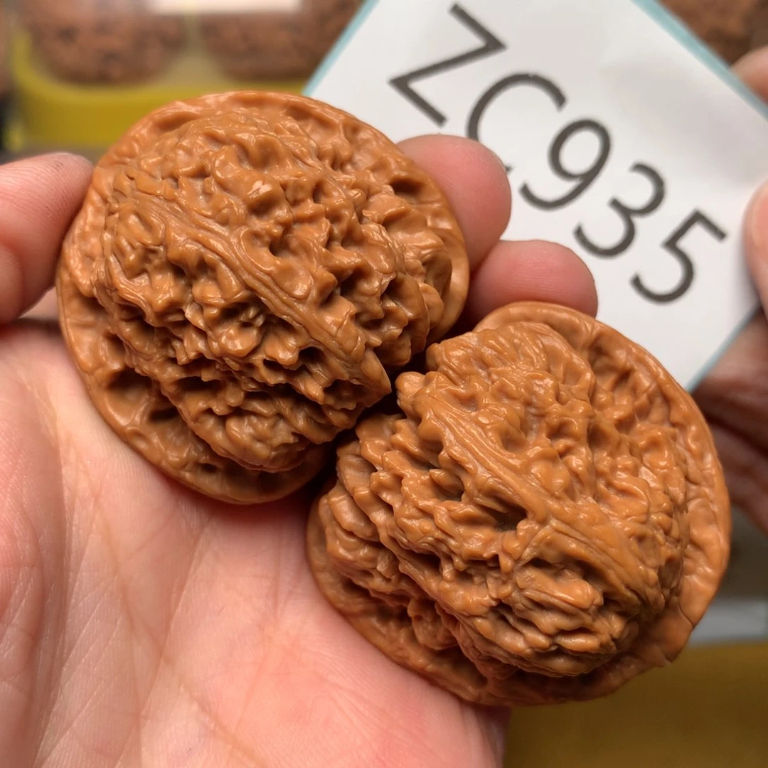 文玩核桃把件红皮球球疆40