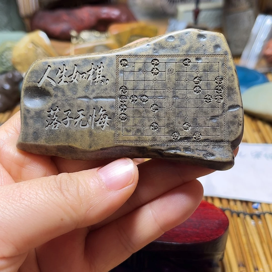 31 新疆原石雕刻手把件，