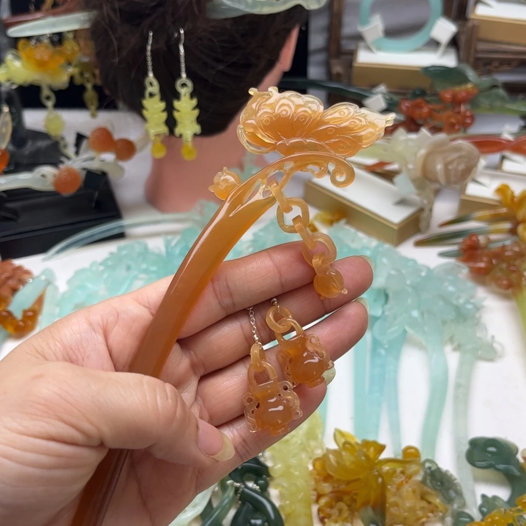 蛇纹石玉发饰合金明*