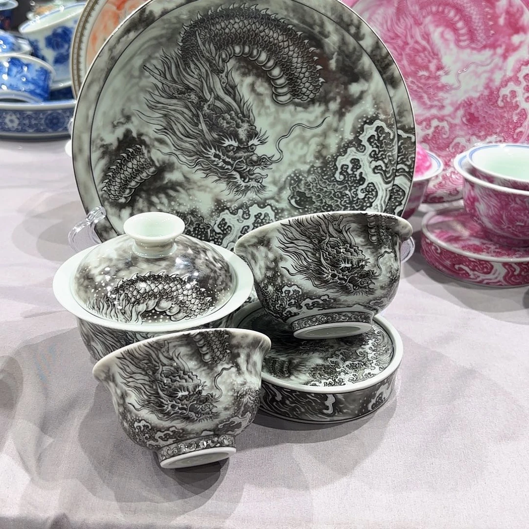 瓷片景德镇瓷器精品陈列