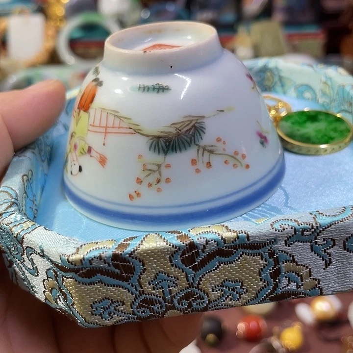 王***者青花手绘小主人杯子