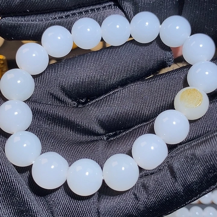 赵***鲤和田玉未镶嵌手链