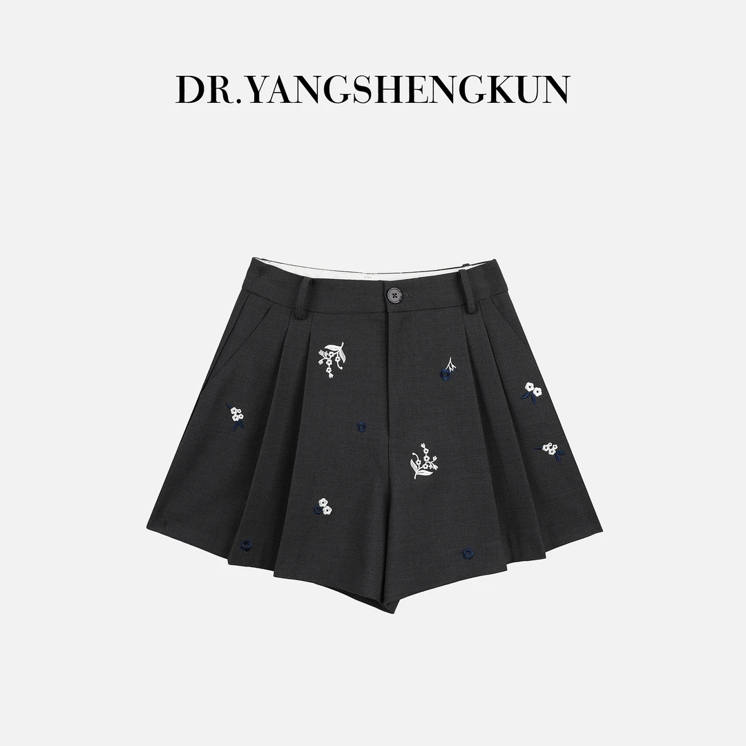 杨圣坤2025新品女士羊毛混纺重工刺绣压褶时尚百搭短裤SL2582815