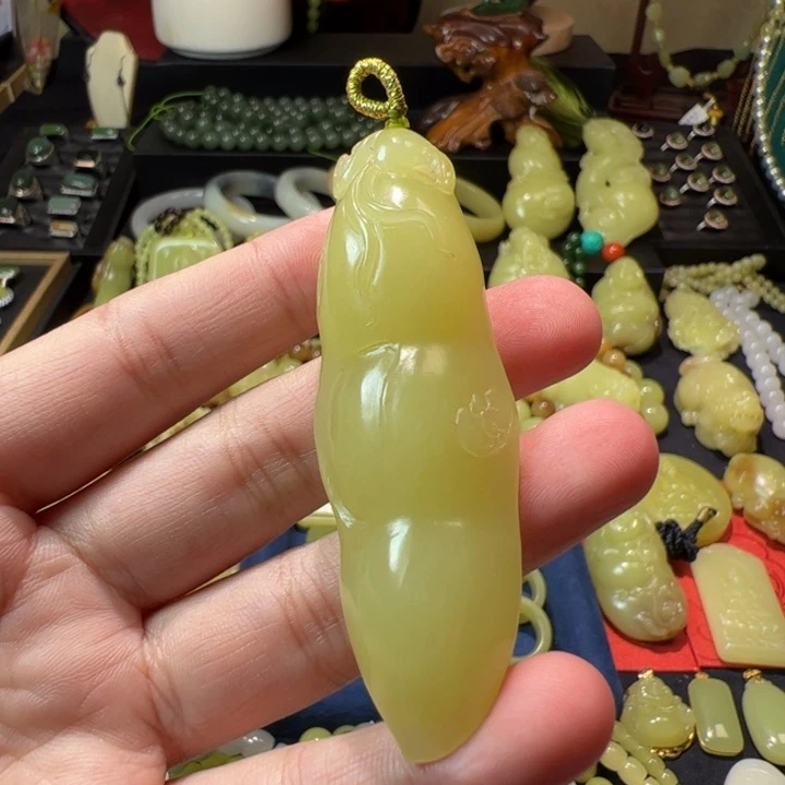 和田玉（黄玉）颈饰未镶嵌