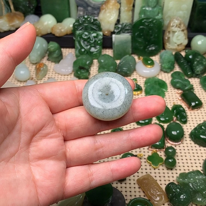 和田玉未镶嵌颈饰嗨**好