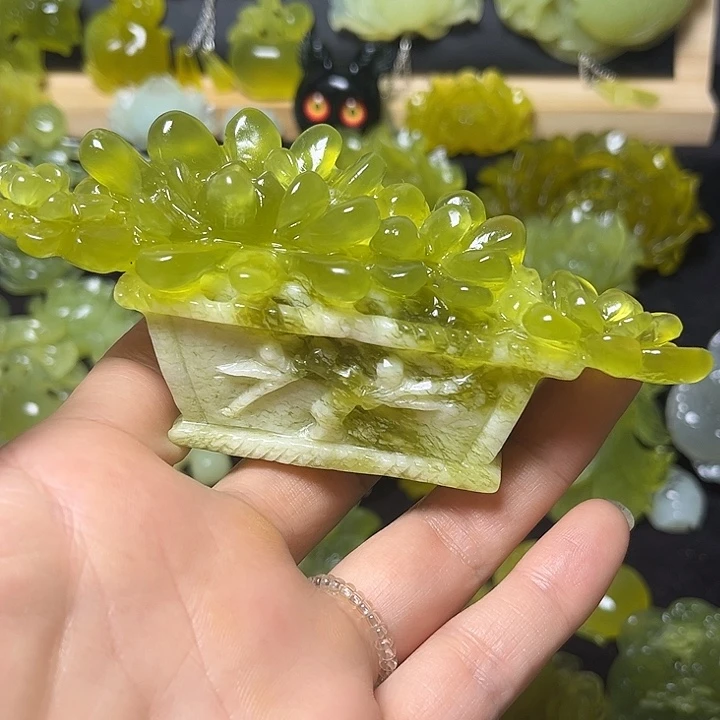 蛇纹石玉未镶嵌颈饰