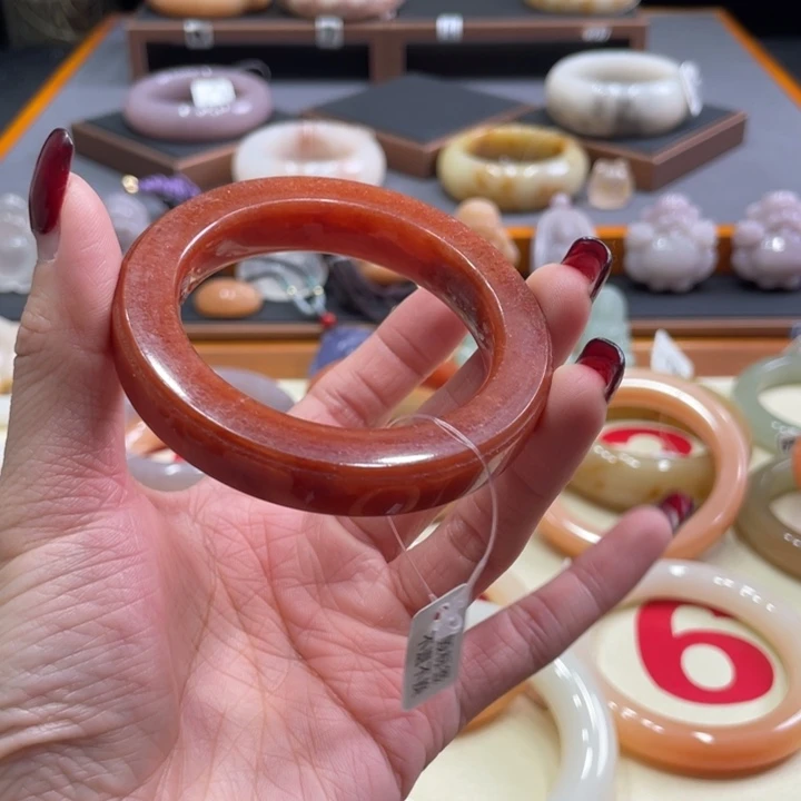 未镶嵌手镯石英质玉程*