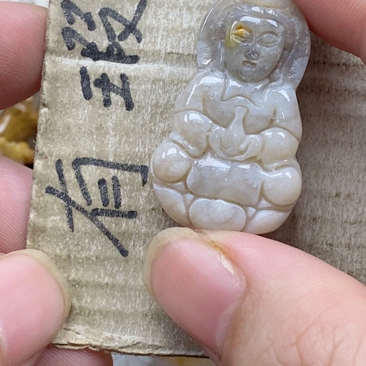 颈饰未镶嵌硅化珊瑚（珊瑚玉）老*