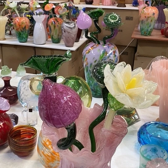 琉璃花瓶高45厘米宽12厘米